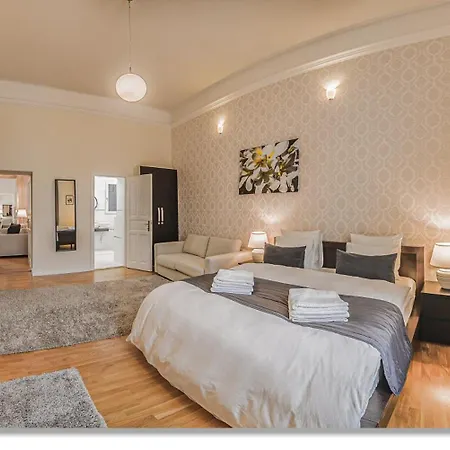 4 Bedrooms 4 Bathrooms Luxury In Centre Appartement