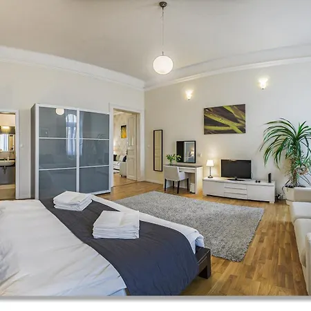 4 Bedrooms 4 Bathrooms Luxury In Centre Appartement Boedapest