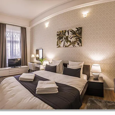 4 Bedrooms 4 Bathrooms Luxury In Centre Boedapest