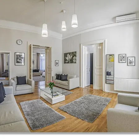 4 Bedrooms 4 Bathrooms Luxury In Centre Appartement