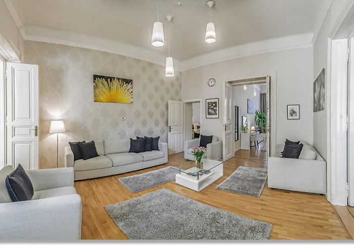 4 Bedrooms 4 Bathrooms Luxury In Centre * Budapest