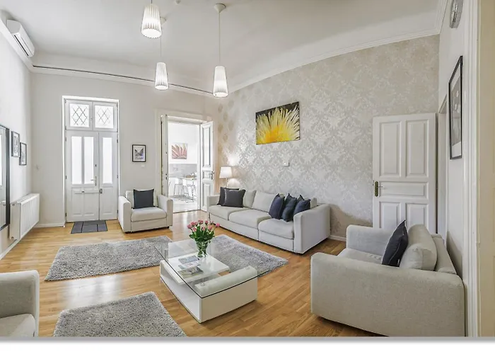 4 Bedrooms 4 Bathrooms Luxury In Centre Budapest