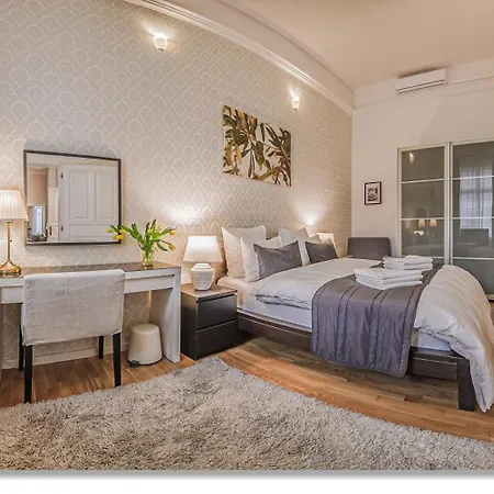 شقة 4 Bedrooms 4 Bathrooms Luxury In Centre *