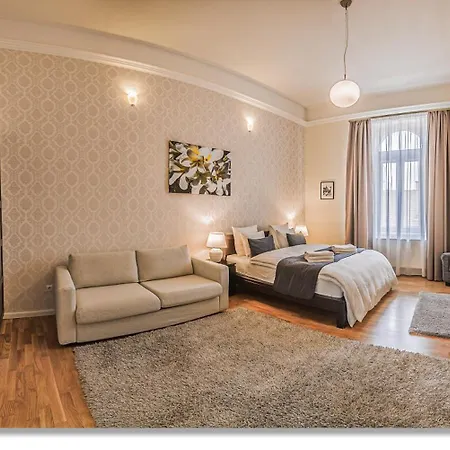 4 Bedrooms 4 Bathrooms Luxury In Centre شقة