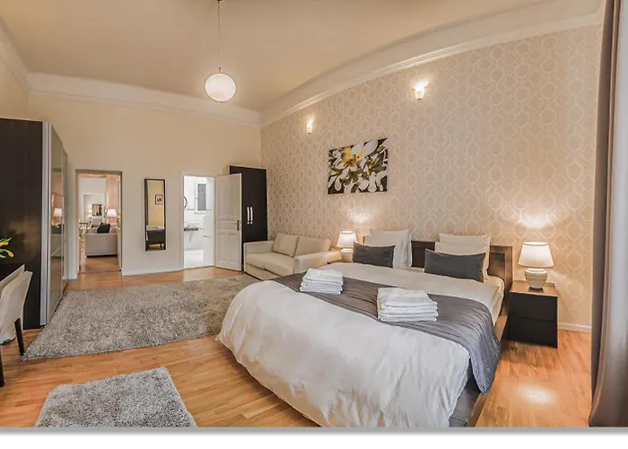 4 Bedrooms 4 Bathrooms Luxury In Centre Daire