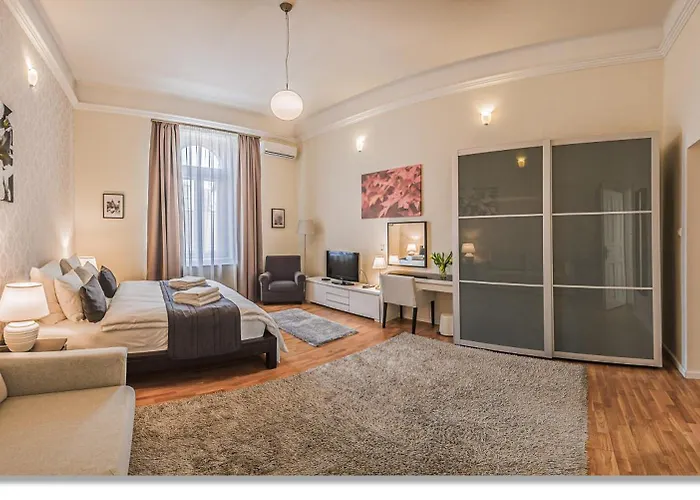 4 Bedrooms 4 Bathrooms Luxury In Centre *