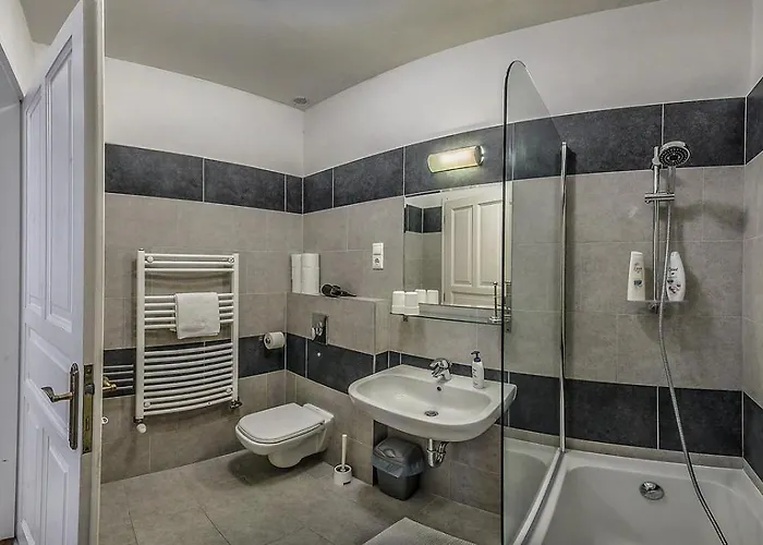 4 Bedrooms 4 Bathrooms Luxury In Centre Daire